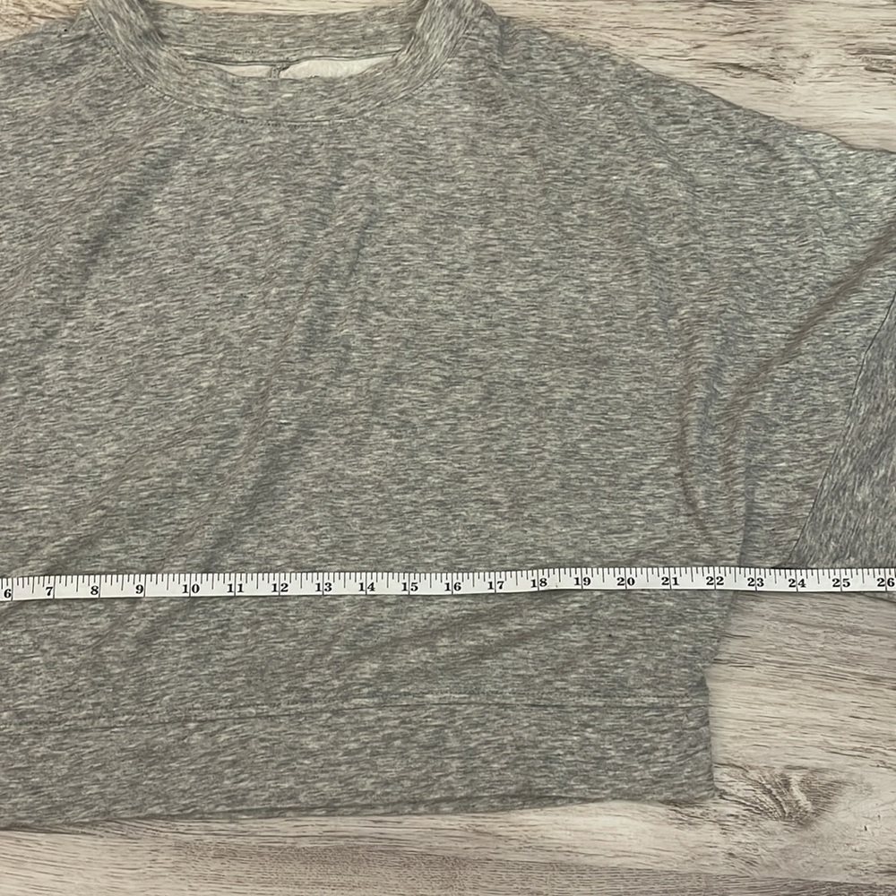 LOVE by Gap Gray 3/4” Sleeve Crop Soft Stretchy Sweatshirt Size Large - Picture 8 of 13